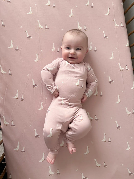 Gunamuna Tutu Goose Crib Sheet Pink