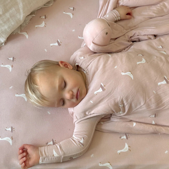 Gunamuna Tutu Goose Crib Sheet Pink