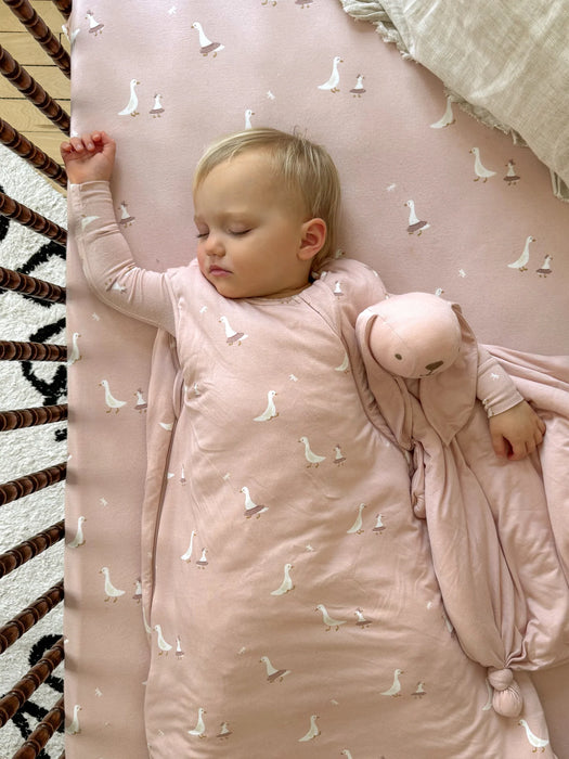 Gunamuna Tutu Goose Crib Sheet Pink