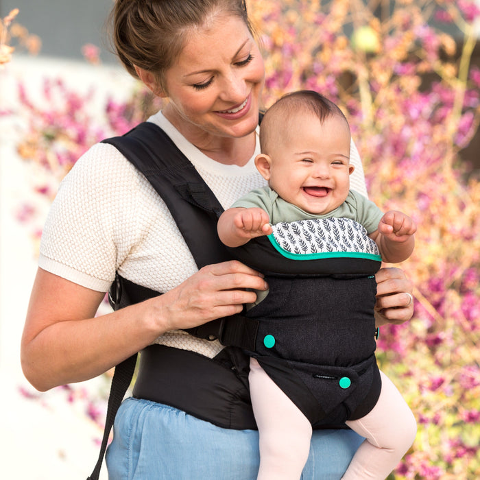 Infantino Flip 4-in-1 Convertible Carrier, Black