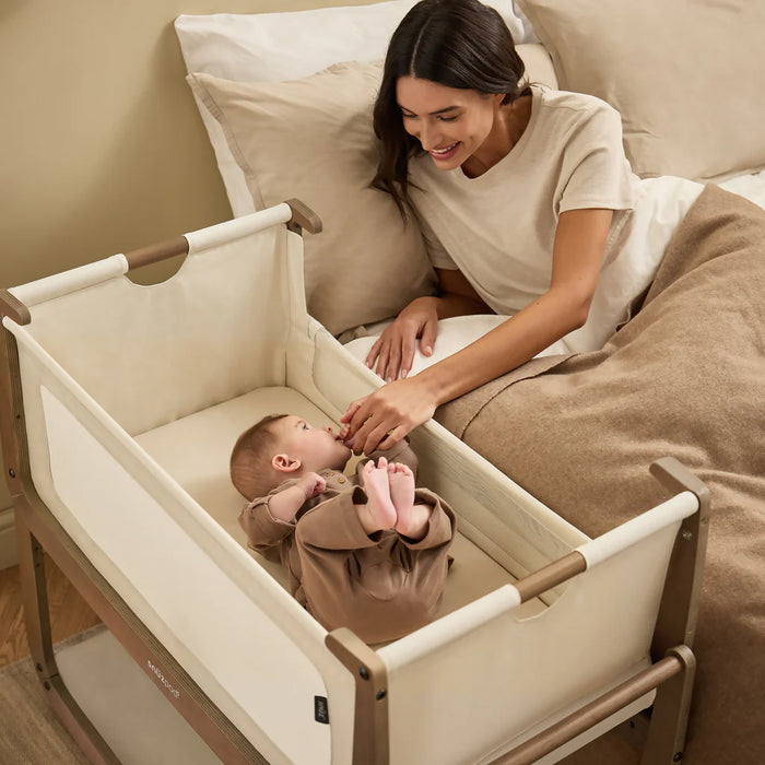 Snuz Pod Bedside Bassinet - Walnut