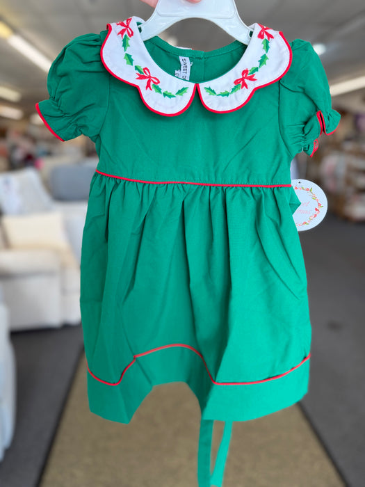 DS Linens Sweet Dreams Bow & Hollow Scallop Collar Hunter Green Dress