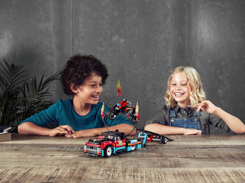 Lego Technic Stunt Show Truck & Bike
